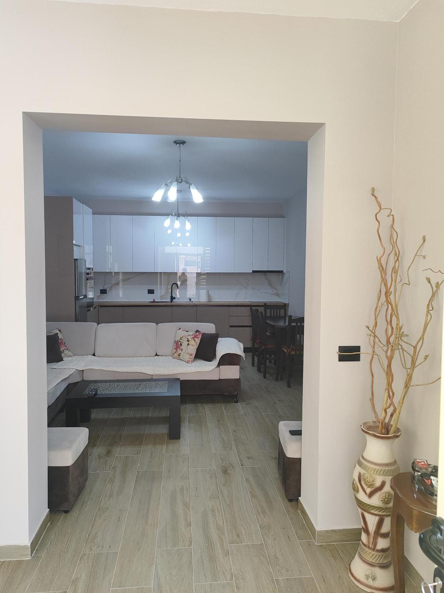 Large Apartment Влёра Экстерьер фото