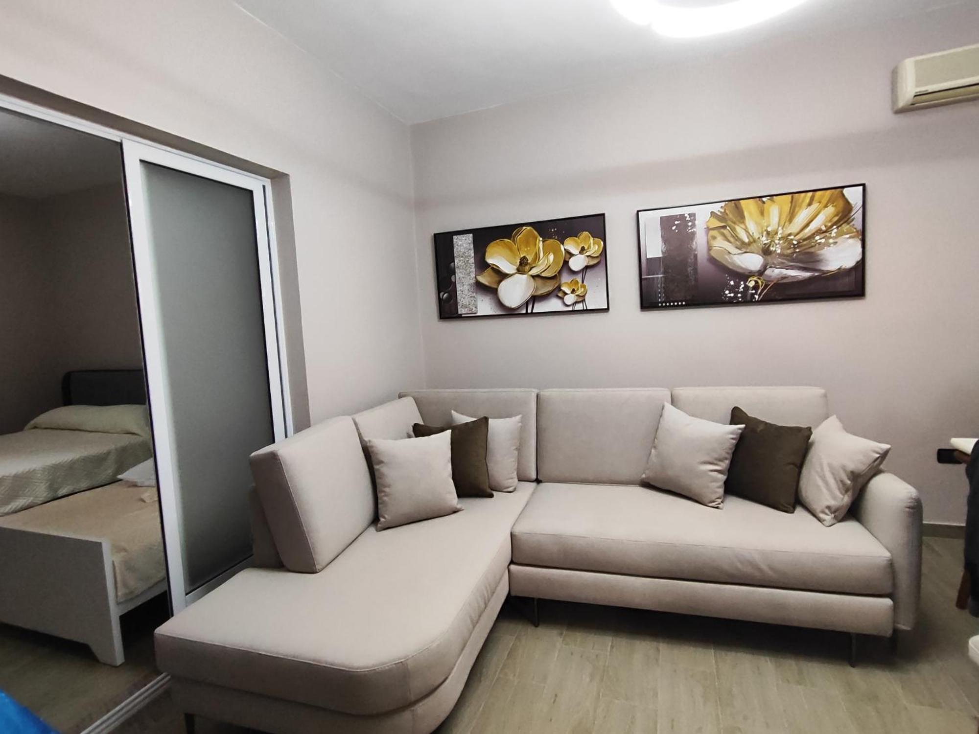 Large Apartment Влёра Экстерьер фото
